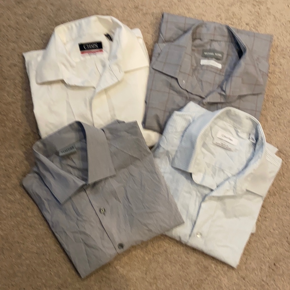 Set of 4 men’s button down shirts